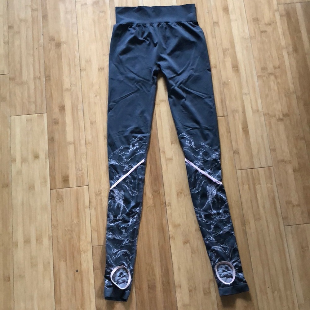 Grey seamless workout legging